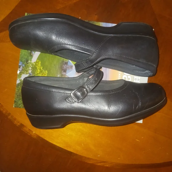 SAS Black Flats - Picture 5 of 5